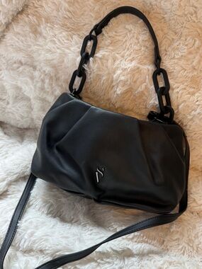 Simply Vera Vera Wang Ganesa Shoulder bag the perfect lil black purse